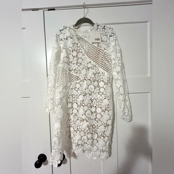 NEW Selfie Leslie Reinhart Floral Asymmetrical Mesh Dress - Picture 4 of 7